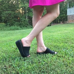 retro chunky black sandals